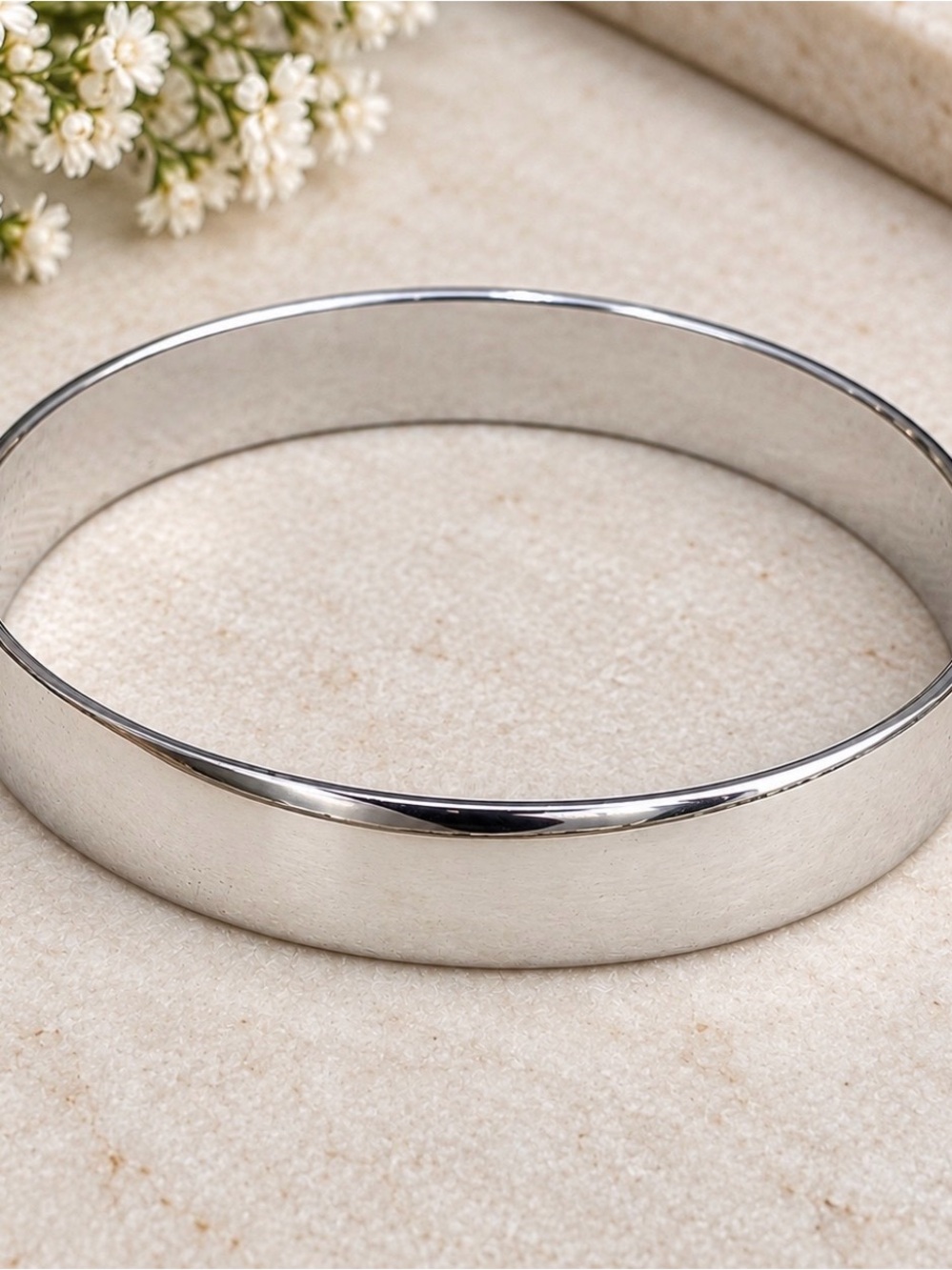 Crown Trifari Silver-Tone Minimalist Bangle Bracelet – Signed, Size L